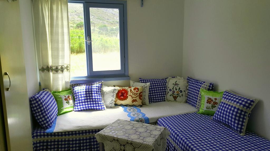 Lipsos Hotel Yeniliman Kültér fotó