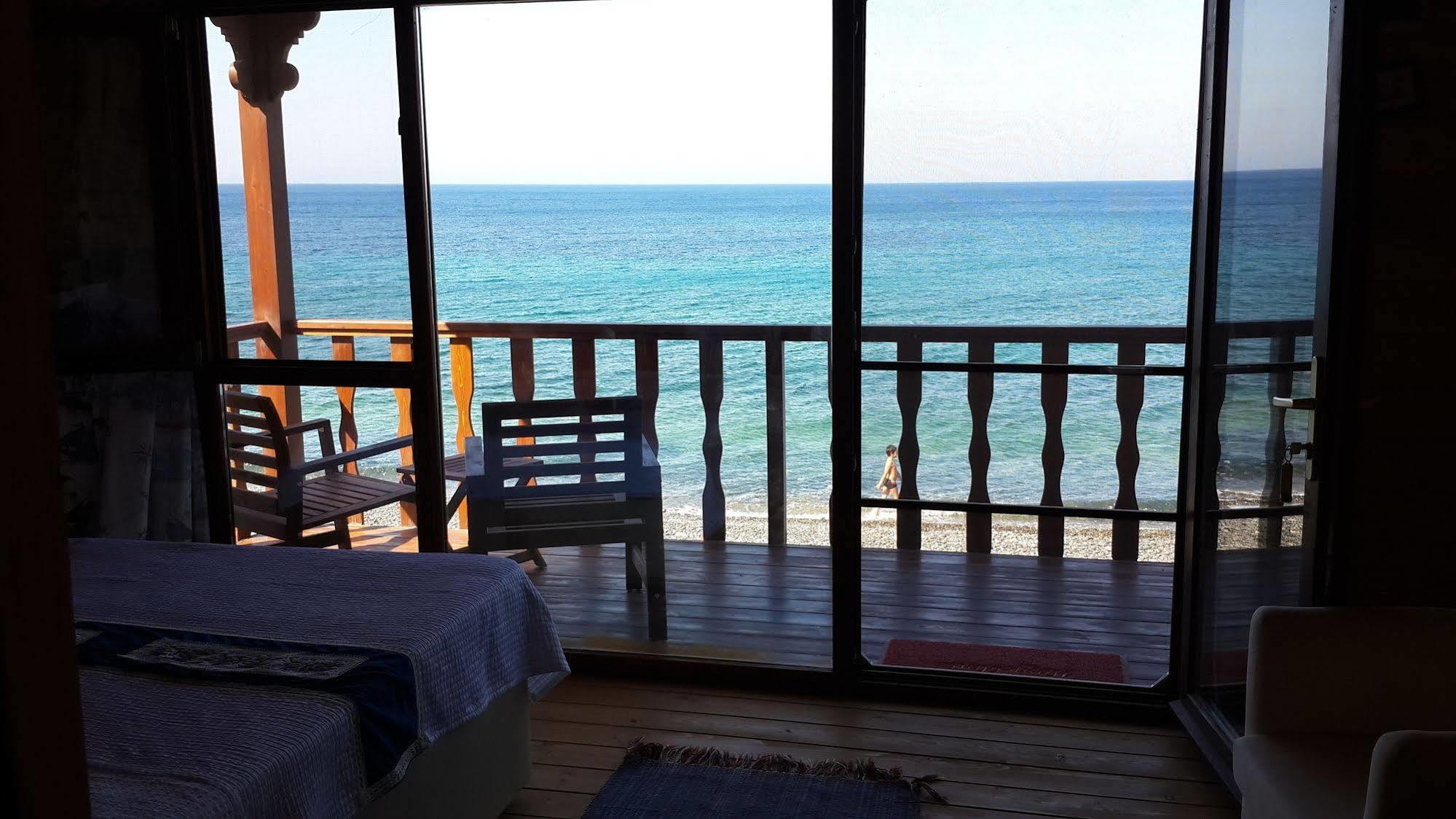 Lipsos Hotel Yeniliman Kültér fotó